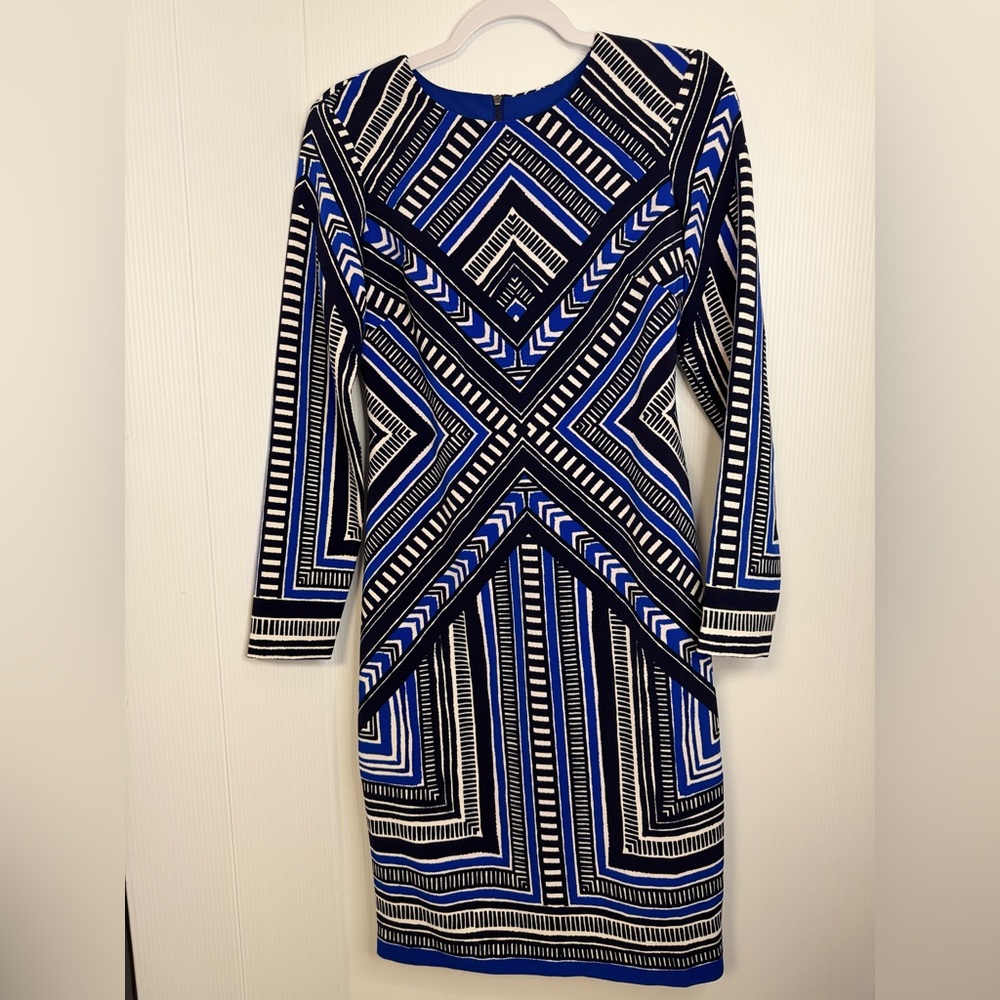 Vince Camuto  printed sheath dress with a geo  pattern in navy, black/white sz 6